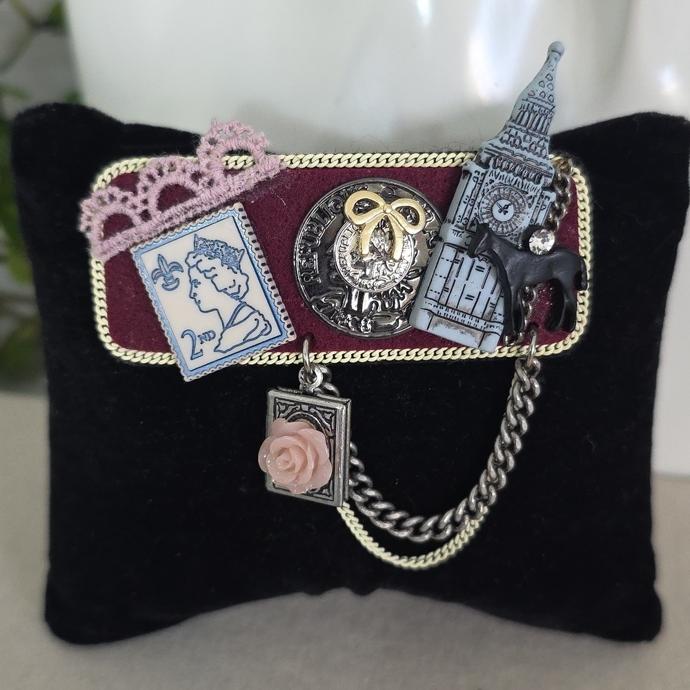 British Theme Handmade Brooch Pin Big Ben Locket Black Horse